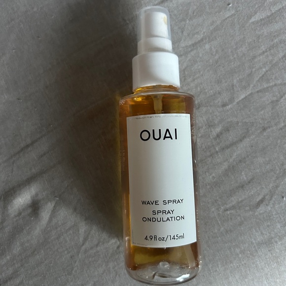 OUAI Wave Texturizing Spray - Picture 2 of 3